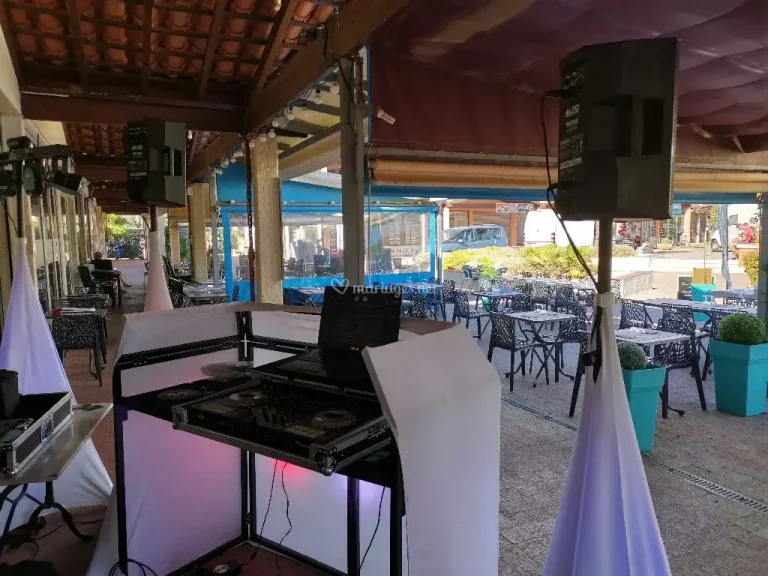 dj restaurant